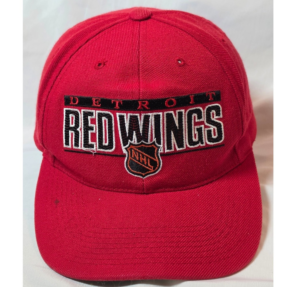 Vintage Detroit Red Wings Sports Specialties NHL Snapback Hat